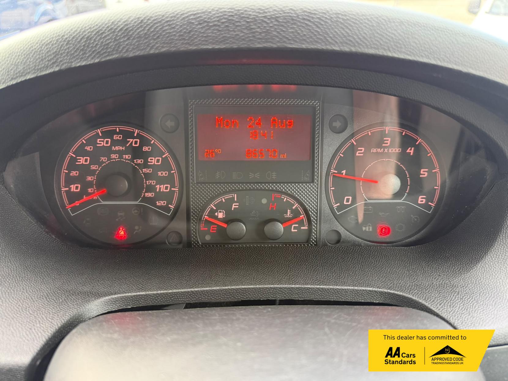 2019 Peugeot Boxer 2.2 BlueHDi 435 Professional Panel Van 5dr Diesel Manual L4 H2 Euro 6 (s/s) (140 ps) - Thumbnail 21
