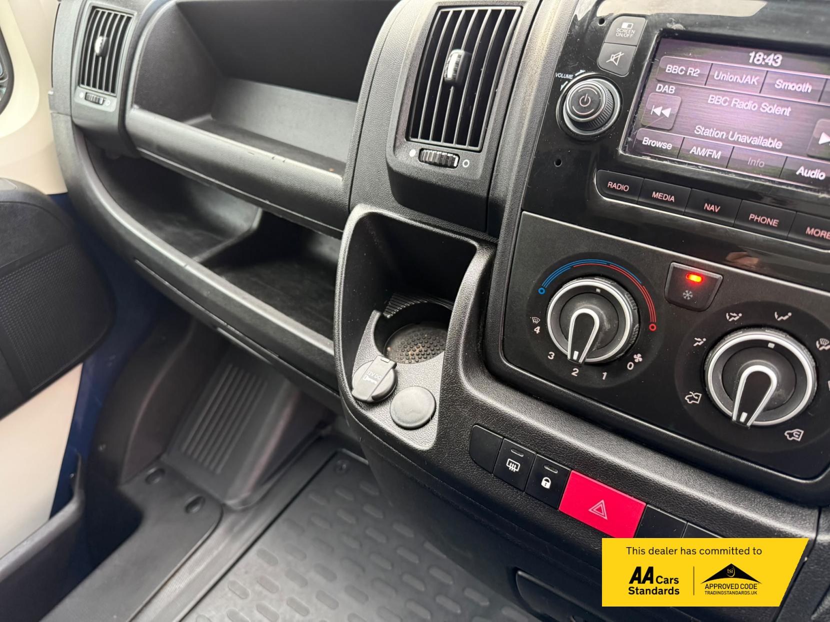 2019 Peugeot Boxer 2.2 BlueHDi 435 Professional Panel Van 5dr Diesel Manual L4 H2 Euro 6 (s/s) (140 ps) - Thumbnail 35
