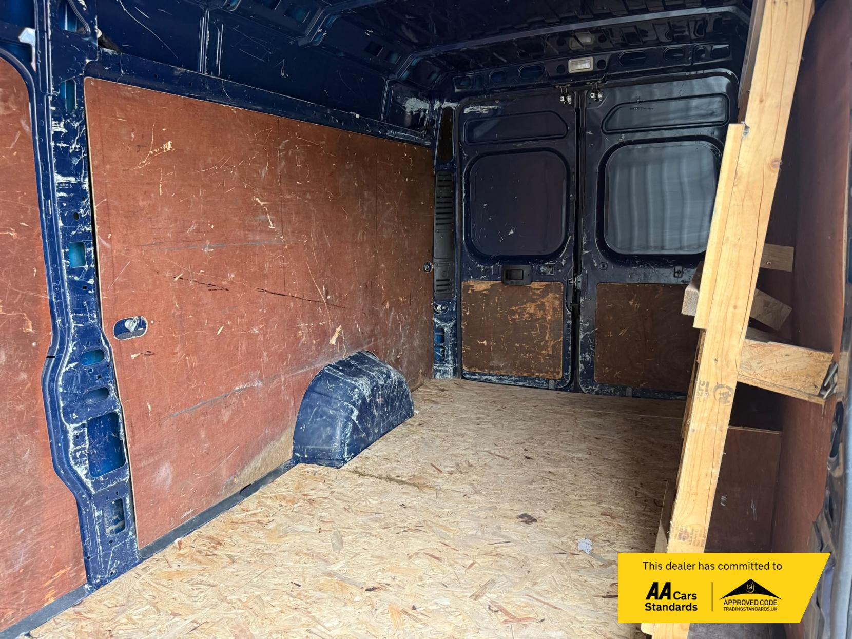 2019 Peugeot Boxer 2.2 BlueHDi 435 Professional Panel Van 5dr Diesel Manual L4 H2 Euro 6 (s/s) (140 ps) - Thumbnail 16