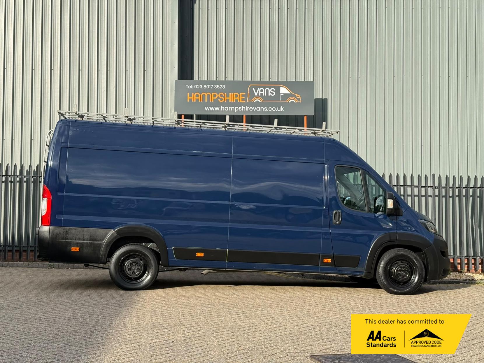 2019 Peugeot Boxer 2.2 BlueHDi 435 Professional Panel Van 5dr Diesel Manual L4 H2 Euro 6 (s/s) (140 ps) - Thumbnail 7