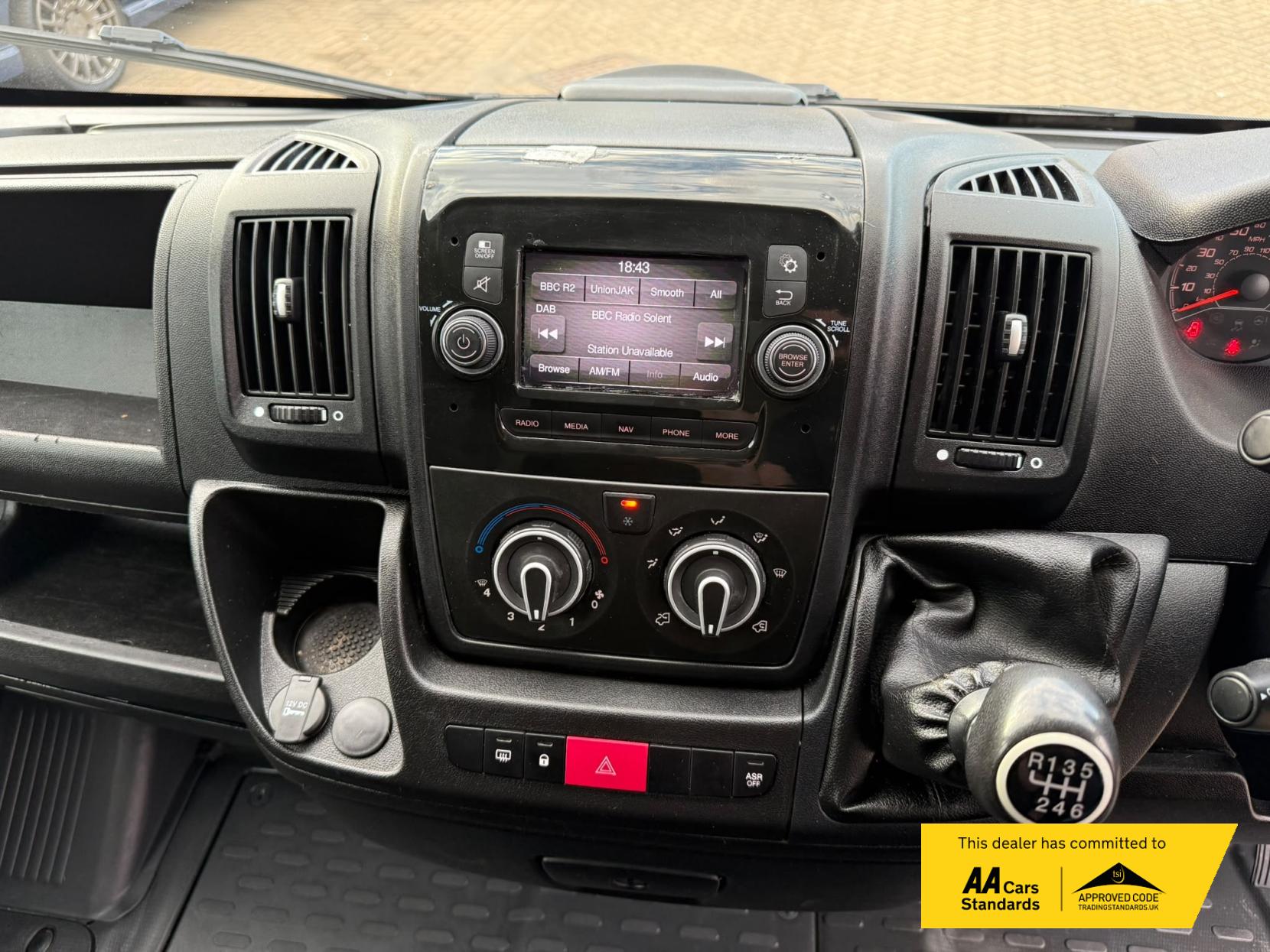 2019 Peugeot Boxer 2.2 BlueHDi 435 Professional Panel Van 5dr Diesel Manual L4 H2 Euro 6 (s/s) (140 ps) - Thumbnail 28