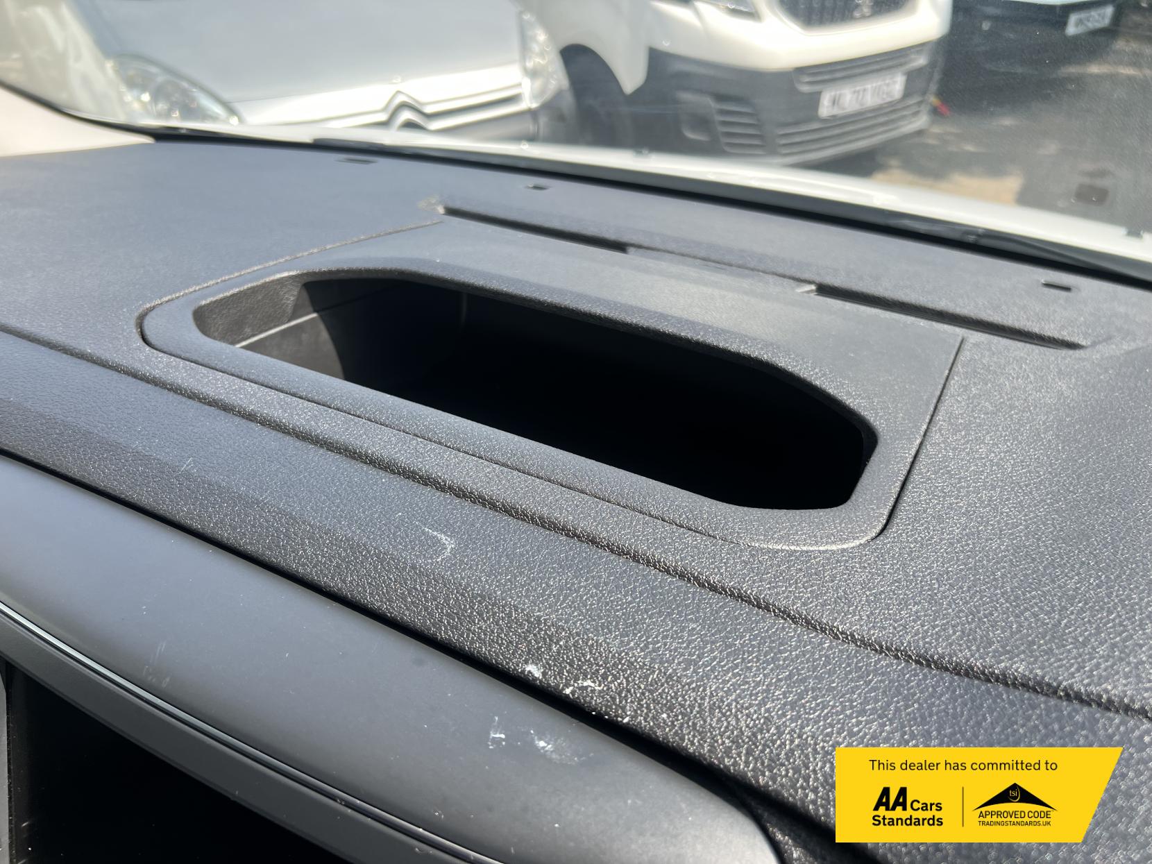 Vauxhall Vivaro 2.0 Turbo D 3100 Sportive Panel Van 5dr Diesel Auto L2 H1 Euro 6 (s/s) (120 ps)