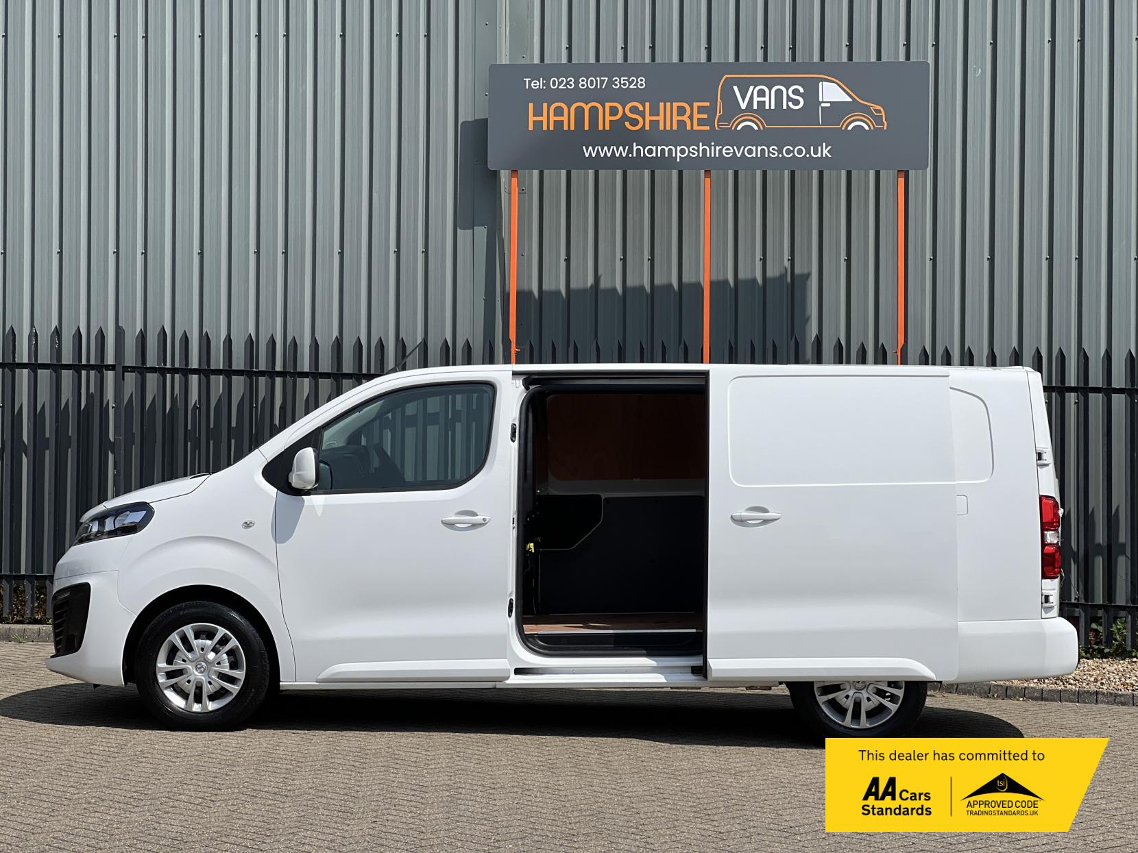 Vauxhall Vivaro 2.0 Turbo D 3100 Sportive Panel Van 5dr Diesel Auto L2 H1 Euro 6 (s/s) (120 ps)