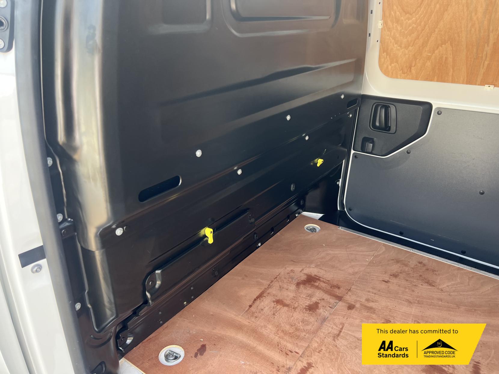 Vauxhall Vivaro 2.0 Turbo D 3100 Sportive Panel Van 5dr Diesel Auto L2 H1 Euro 6 (s/s) (120 ps)