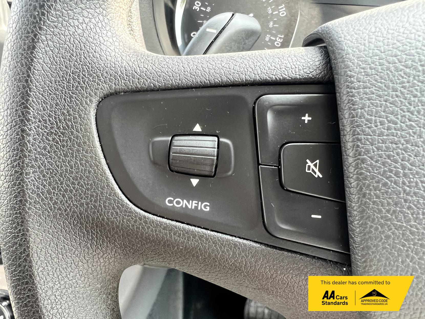 Vauxhall Vivaro 2.0 Turbo D 3100 Sportive Panel Van 5dr Diesel Auto L2 H1 Euro 6 (s/s) (120 ps)