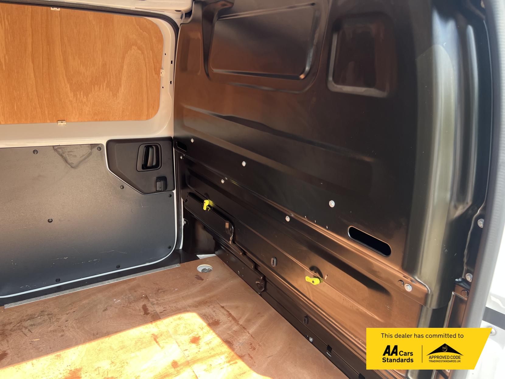 Vauxhall Vivaro 2.0 Turbo D 3100 Sportive Panel Van 5dr Diesel Auto L2 H1 Euro 6 (s/s) (120 ps)