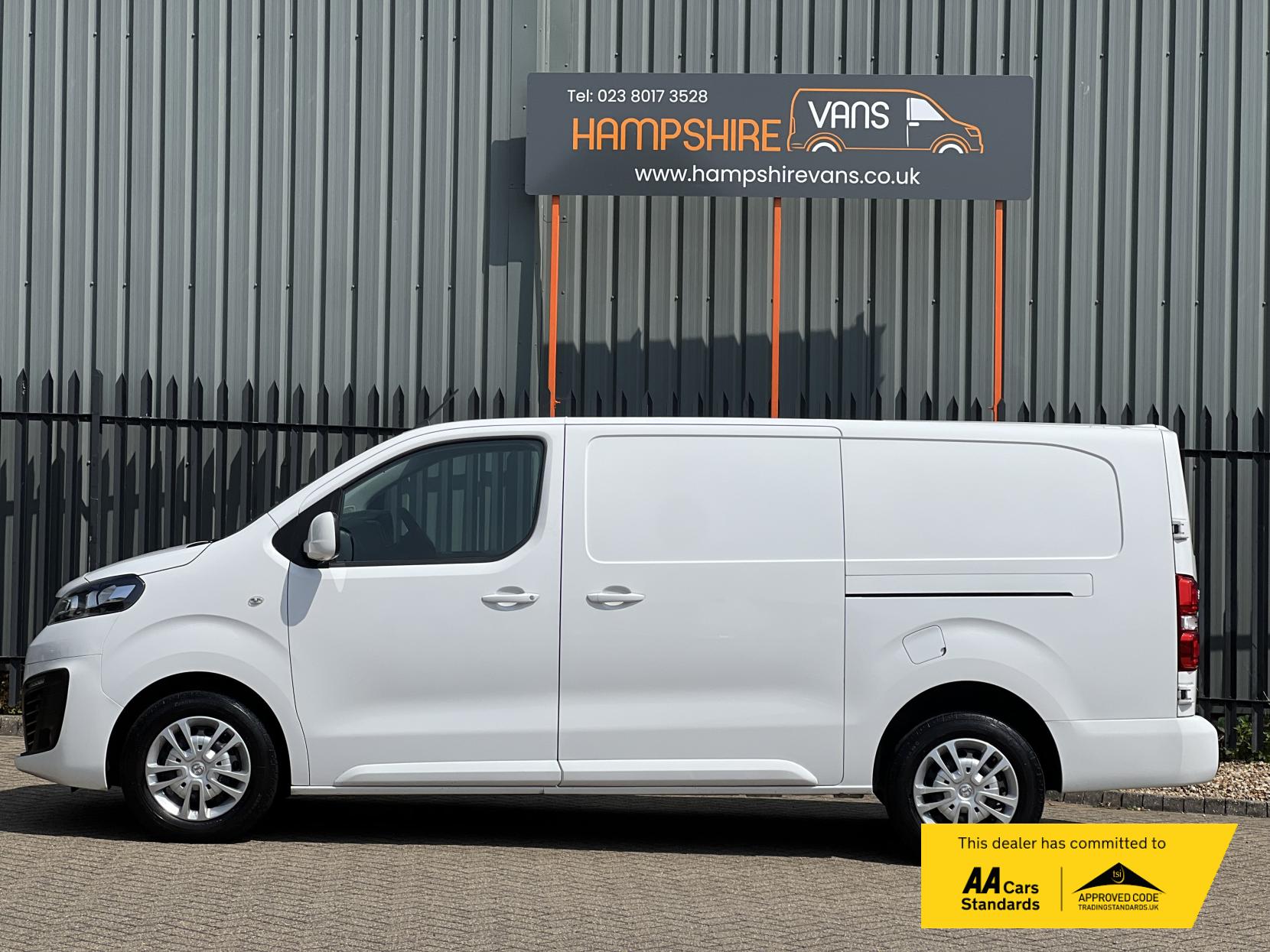 Vauxhall Vivaro 2.0 Turbo D 3100 Sportive Panel Van 5dr Diesel Auto L2 H1 Euro 6 (s/s) (120 ps)