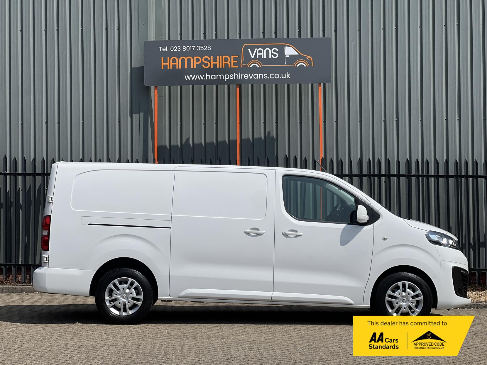 Vauxhall Vivaro 2.0 Turbo D 3100 Sportive Panel Van 5dr Diesel Auto L2 H1 Euro 6 (s/s) (120 ps)