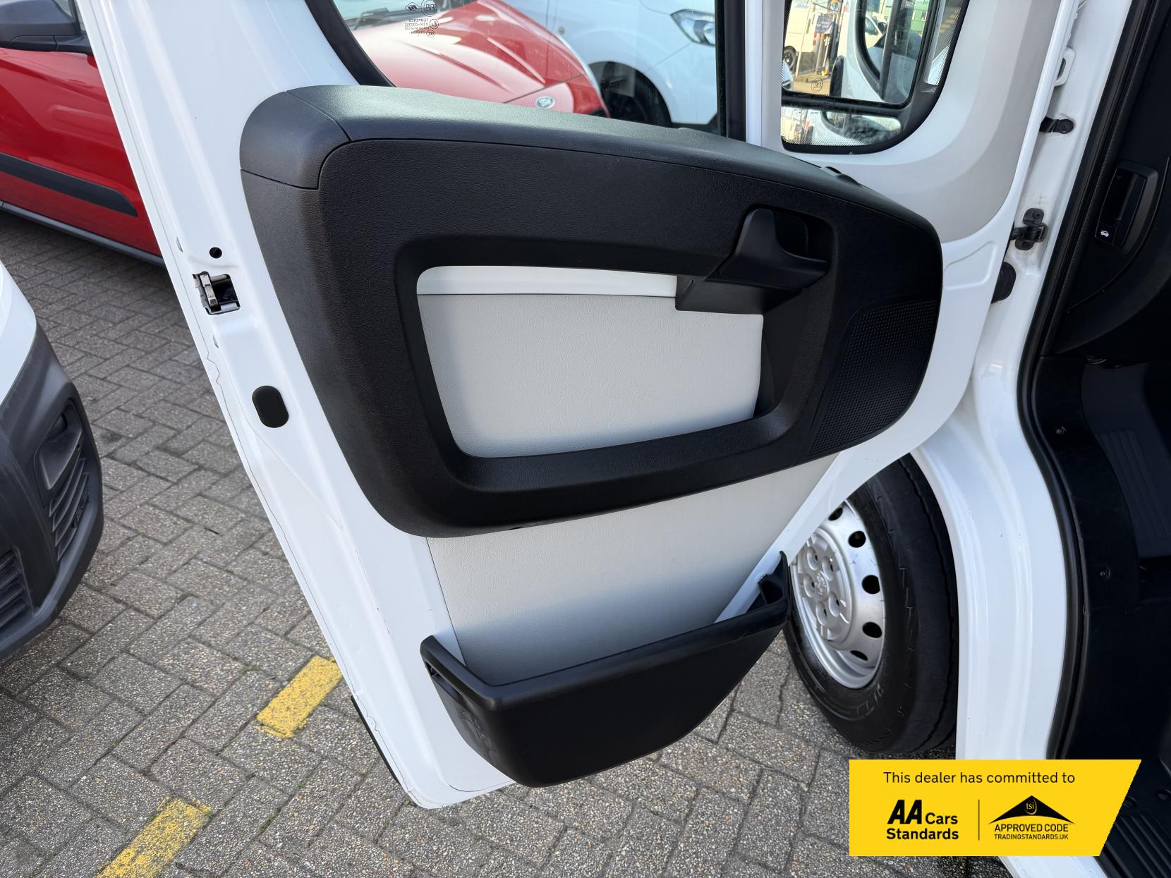 Citroen Relay 2.0 BlueHDi 35 Enterprise Panel Van 5dr Diesel Manual L3 High Roof Euro 6 (130 ps)