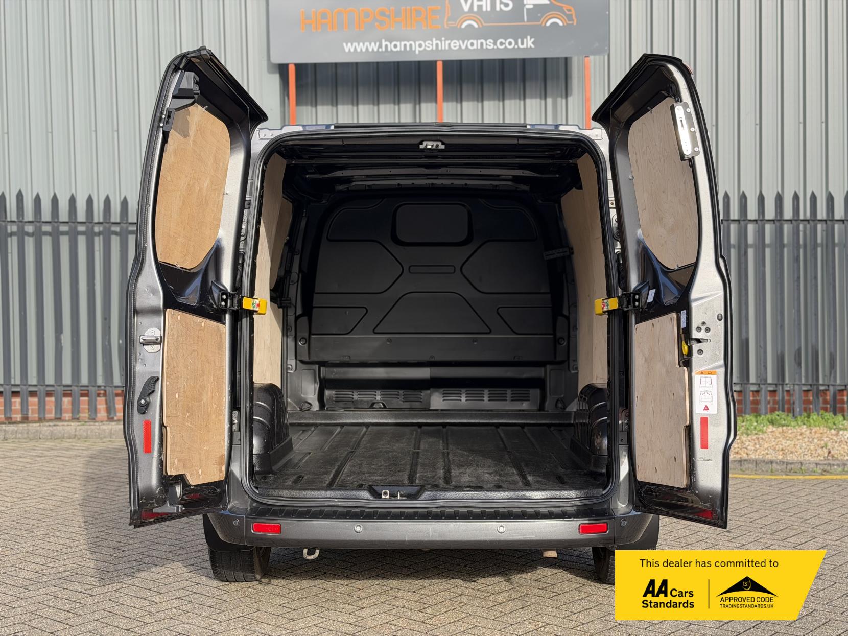 Ford Transit Custom 1.0 Limited Panel Van (2017 - 2023)