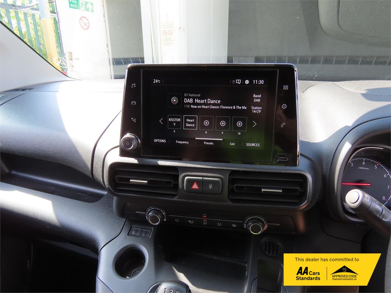 2020 Vauxhall Combo 1.5 Turbo D 2000 Sportive Panel Van 4dr Diesel Manual L1 H1 Euro 6 (s/s) (100 ps) - Thumbnail 5