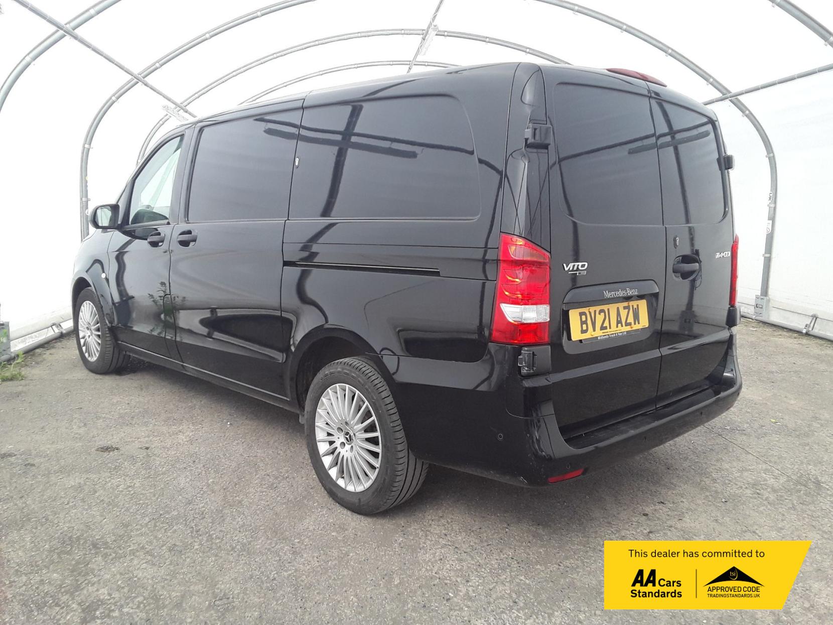 Mercedes-Benz Vito 2.0 114 CDI Premium Panel Van 5dr Diesel G-Tronic RWD L2 Euro 6 (s/s) (LWB) (136 ps)