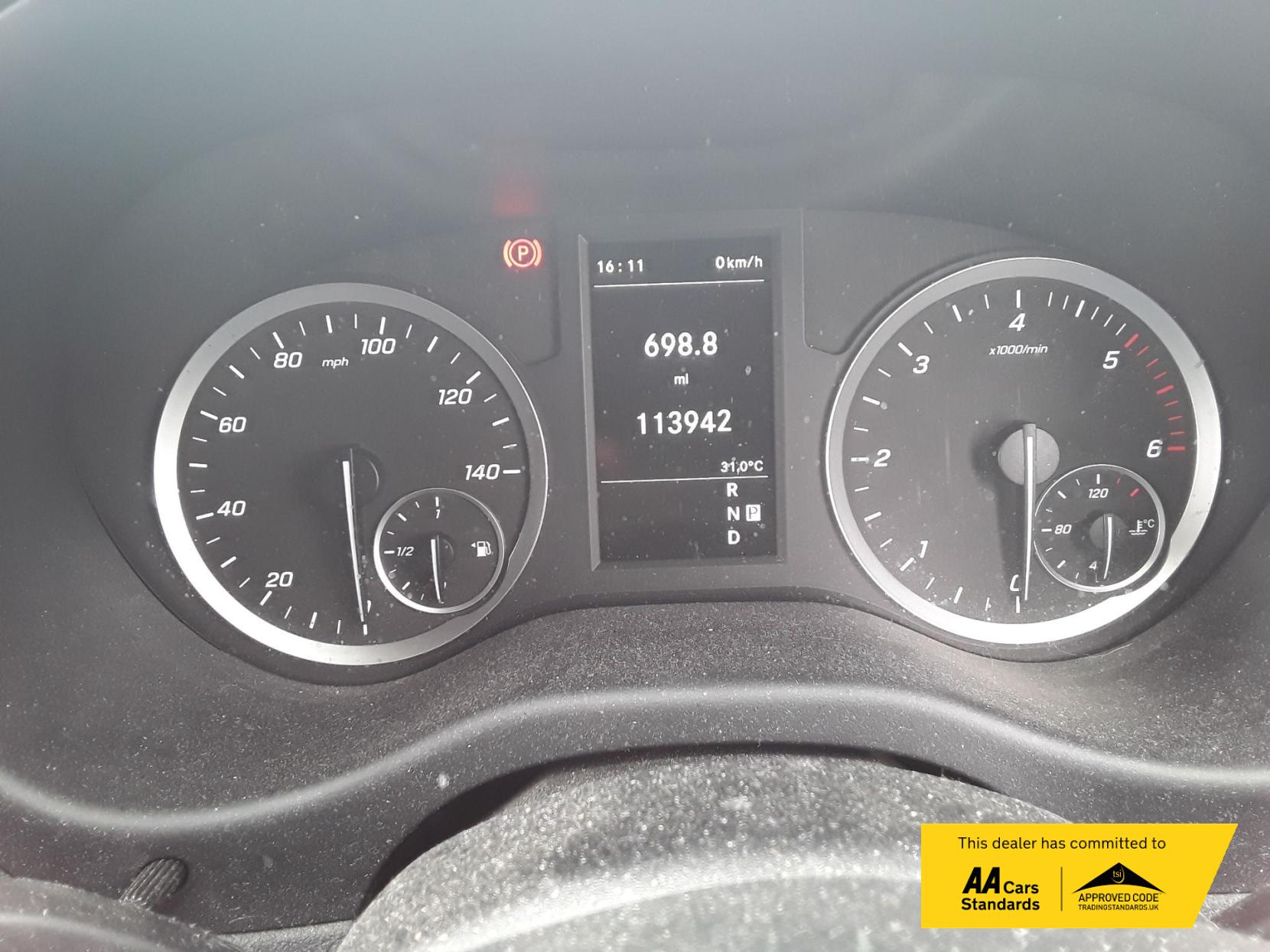 Mercedes-Benz Vito 2.0 114 CDI Premium Panel Van 5dr Diesel G-Tronic RWD L2 Euro 6 (s/s) (LWB) (136 ps)