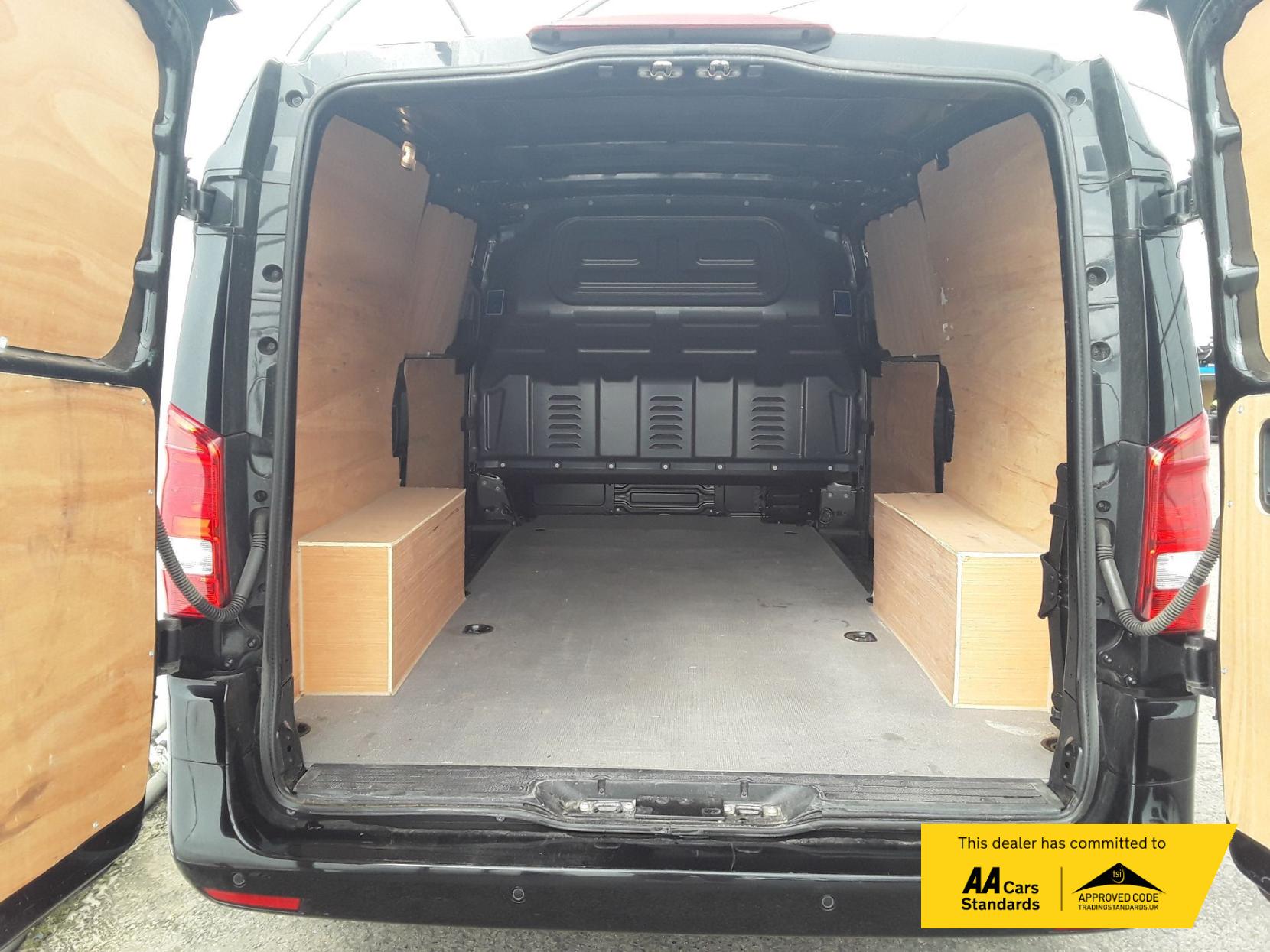 Mercedes-Benz Vito 2.0 114 CDI Premium Panel Van 5dr Diesel G-Tronic RWD L2 Euro 6 (s/s) (LWB) (136 ps)