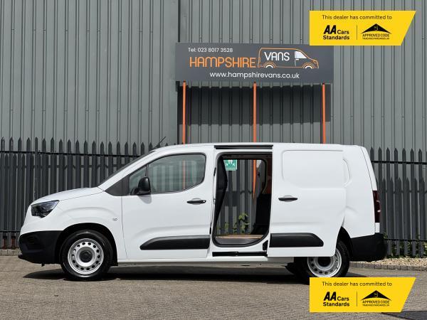 Vauxhall Combo 1.5 Turbo D 2300 Dynamic Panel Van 4dr Diesel Manual L2 H1 Euro 6 (100 ps)