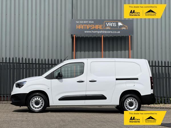 Vauxhall Combo 1.5 Turbo D 2300 Dynamic Panel Van 4dr Diesel Manual L2 H1 Euro 6 (100 ps)