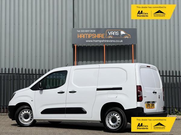 Vauxhall Combo 1.5 Turbo D 2300 Dynamic Panel Van 4dr Diesel Manual L2 H1 Euro 6 (100 ps)