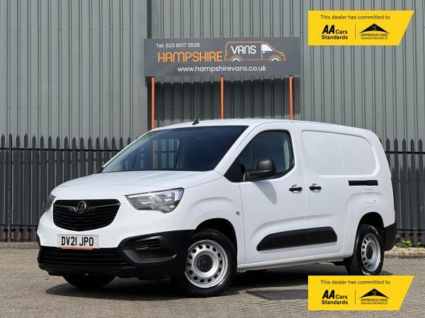 Vauxhall Combo 1.5 Turbo D 2300 Dynamic Panel Van 4dr Diesel Manual L2 H1 Euro 6 (100 ps)