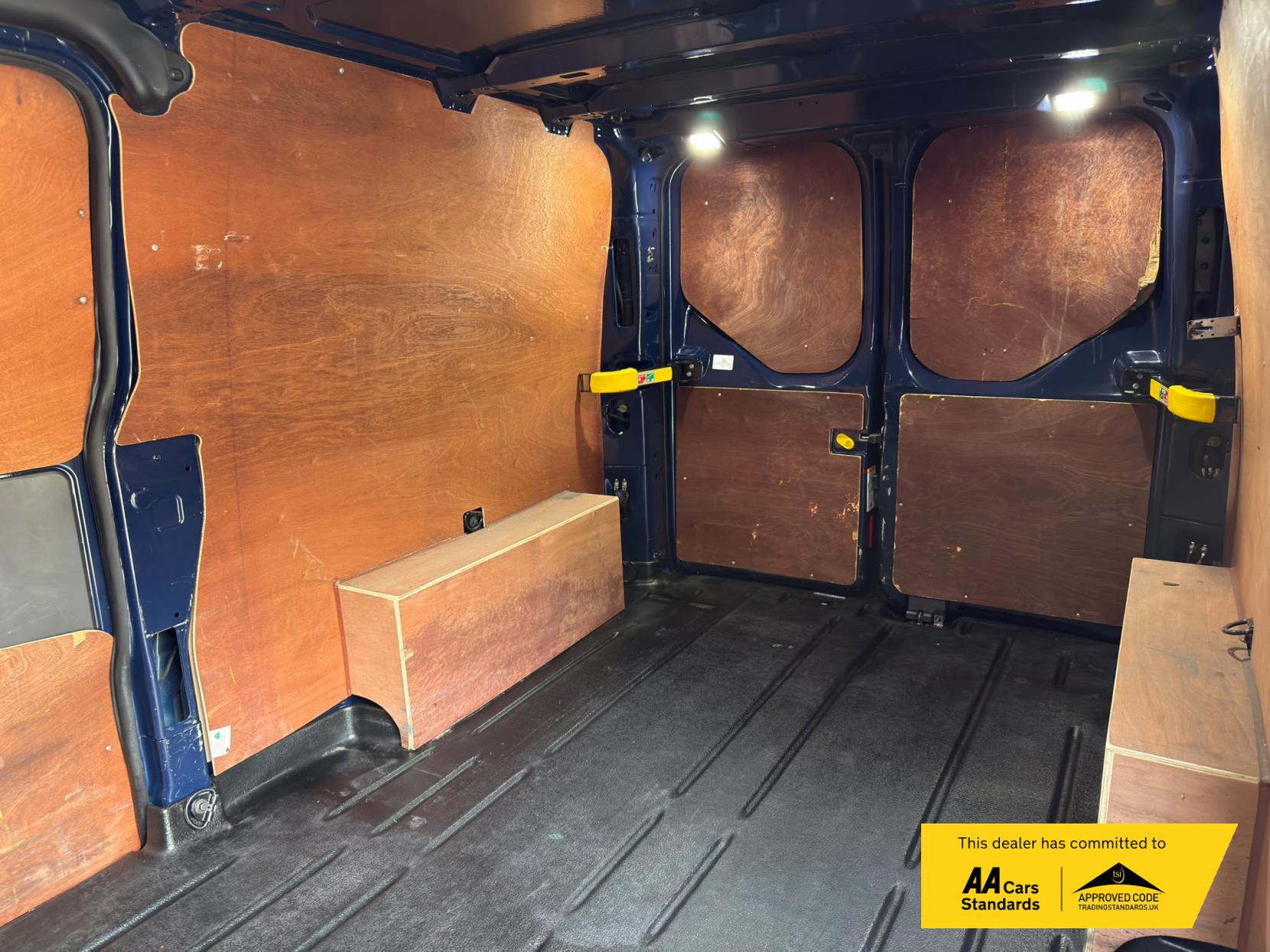 2022 Ford Transit Custom 2.0 300 EcoBlue Limited Panel Van 5dr Diesel Manual L2 H1 Euro 6 (s/s) (130 ps) - Thumbnail 16
