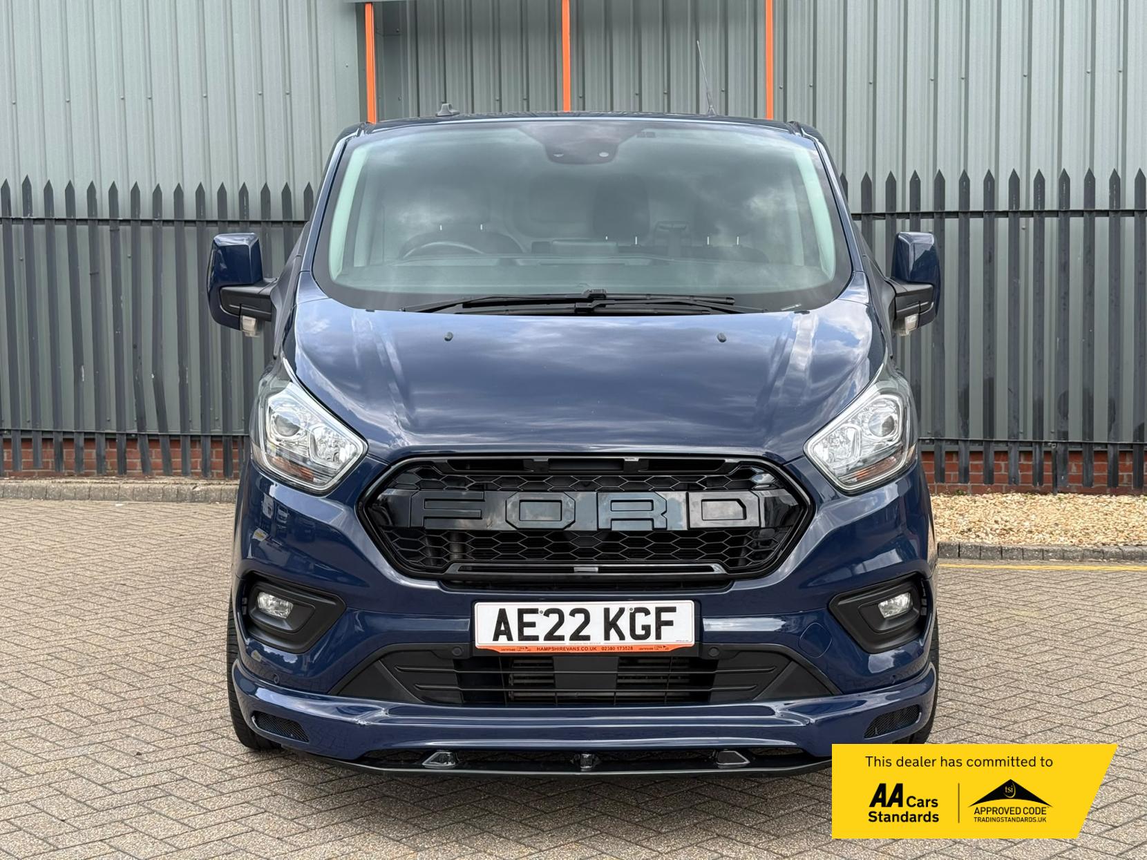 2022 Ford Transit Custom 2.0 300 EcoBlue Limited Panel Van 5dr Diesel Manual L2 H1 Euro 6 (s/s) (130 ps) - Thumbnail 8