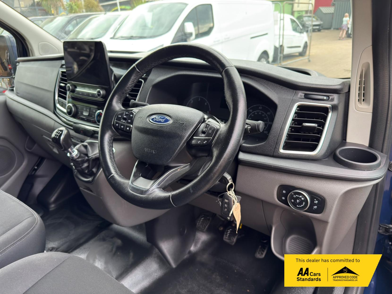 2022 Ford Transit Custom 2.0 300 EcoBlue Limited Panel Van 5dr Diesel Manual L2 H1 Euro 6 (s/s) (130 ps) - Thumbnail 51
