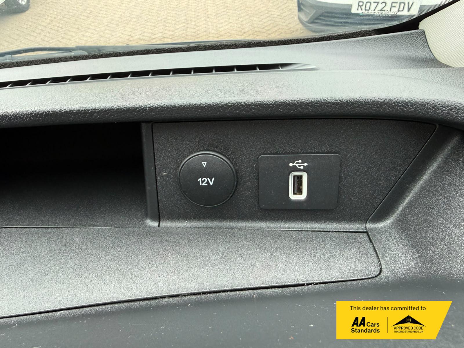 2022 Ford Transit Custom 2.0 300 EcoBlue Limited Panel Van 5dr Diesel Manual L2 H1 Euro 6 (s/s) (130 ps) - Thumbnail 40