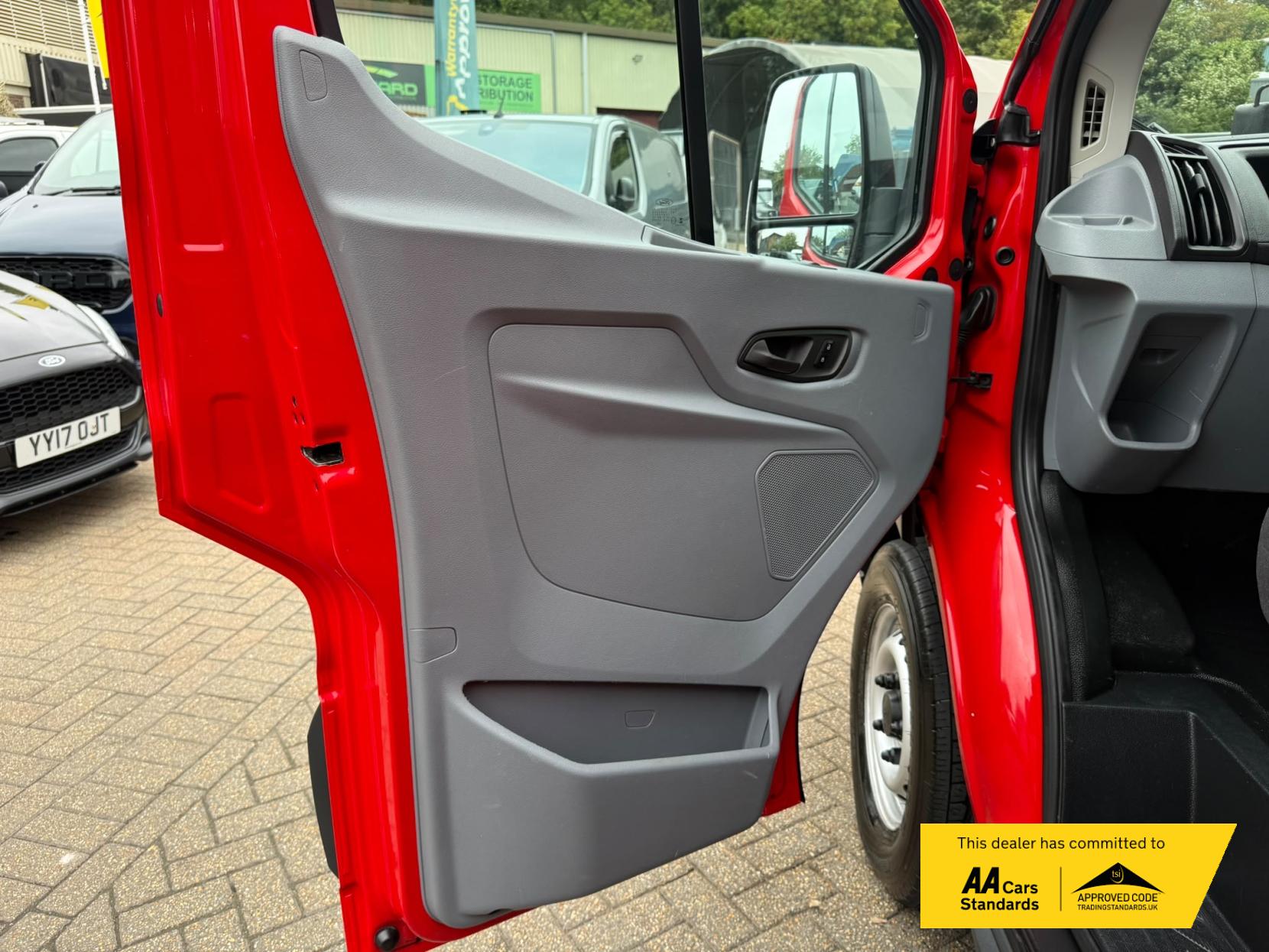 2018 Ford Transit 2.0 350 EcoBlue Panel Van 5dr Diesel Manual RWD L3 H2 Euro 6 (130 ps) - Thumbnail 24