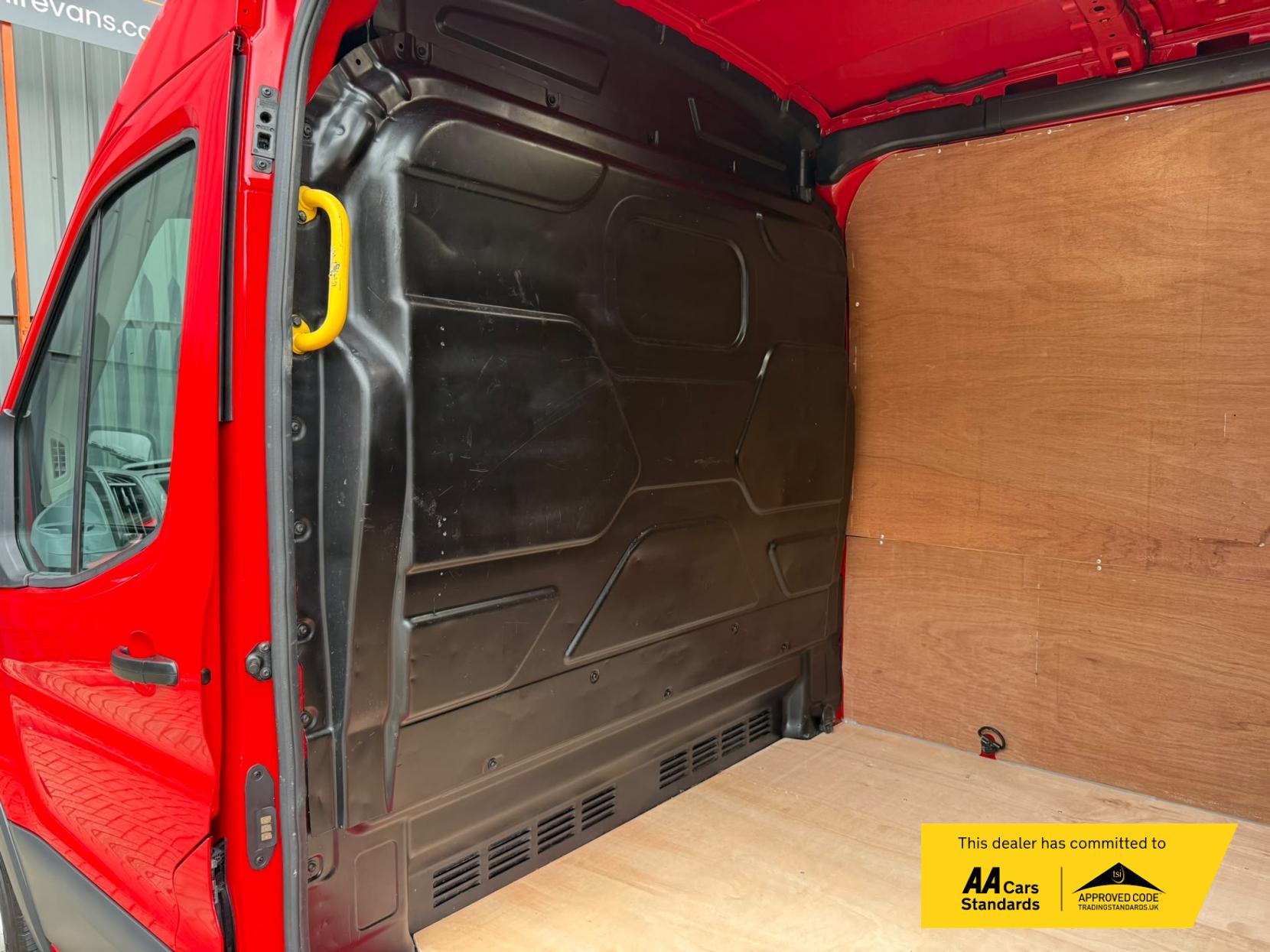 2018 Ford Transit 2.0 350 EcoBlue Panel Van 5dr Diesel Manual RWD L3 H2 Euro 6 (130 ps) - Thumbnail 17