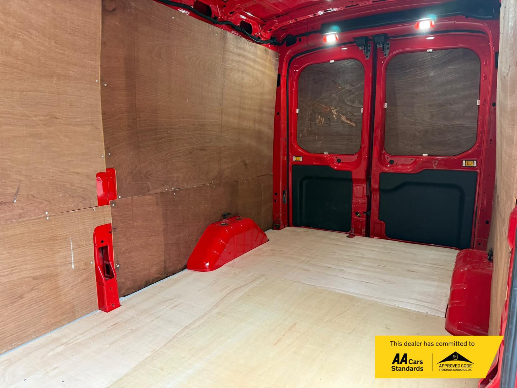 2018 Ford Transit 2.0 350 EcoBlue Panel Van 5dr Diesel Manual RWD L3 H2 Euro 6 (130 ps) - Thumbnail 18