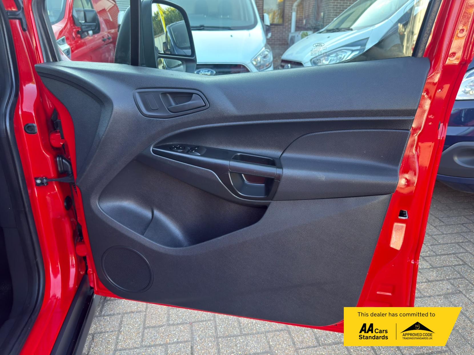 2017 Ford Transit Connect 1.5 TDCi 240 Panel Van 5dr Diesel Manual L2 H1 (124 g/km, 99 bhp) - Thumbnail 44