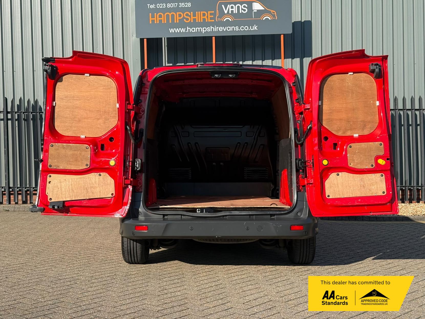 2017 Ford Transit Connect 1.5 TDCi 240 Panel Van 5dr Diesel Manual L2 H1 (124 g/km, 99 bhp) - Thumbnail 16
