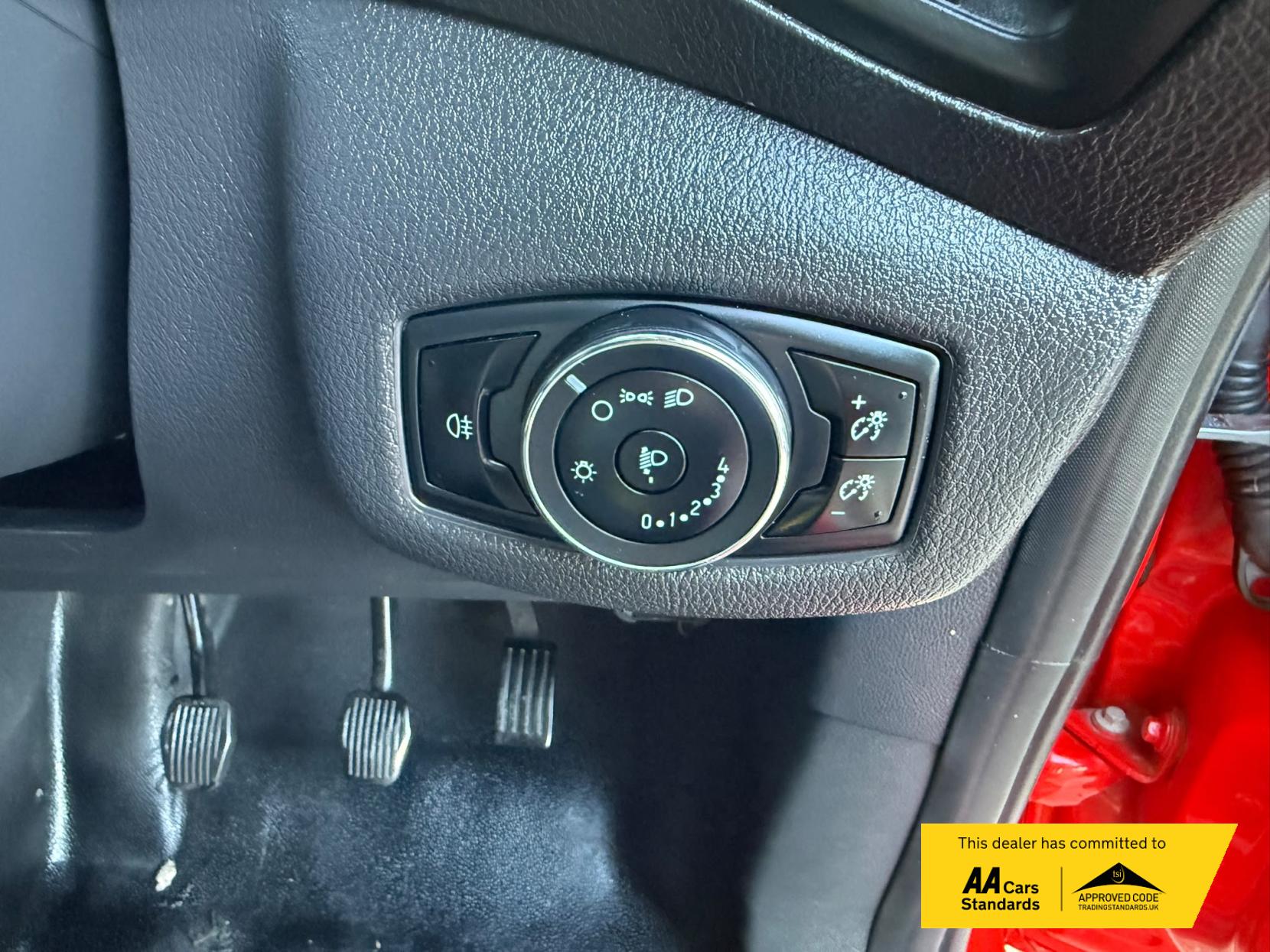 2017 Ford Transit Connect 1.5 TDCi 240 Panel Van 5dr Diesel Manual L2 H1 (124 g/km, 99 bhp) - Thumbnail 43