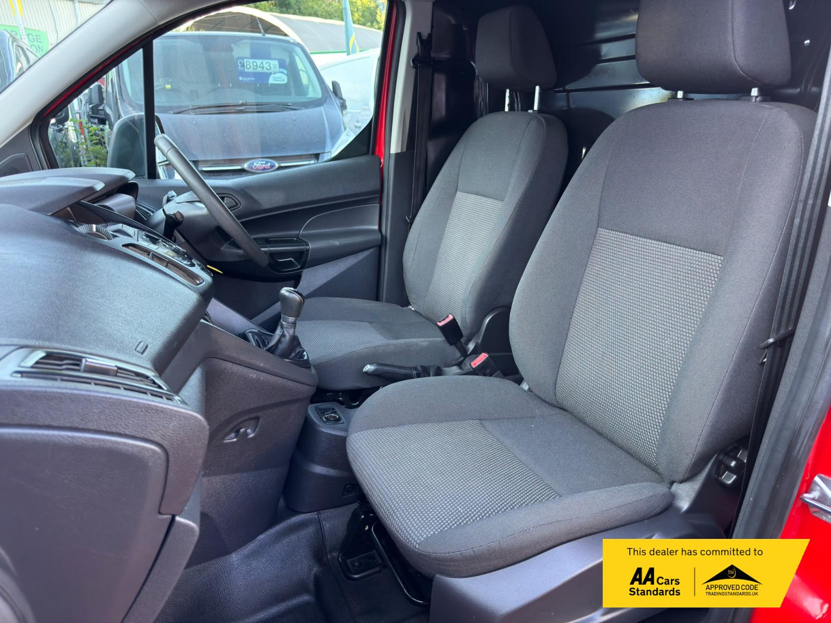2017 Ford Transit Connect 1.5 TDCi 240 Panel Van 5dr Diesel Manual L2 H1 (124 g/km, 99 bhp) - Thumbnail 11