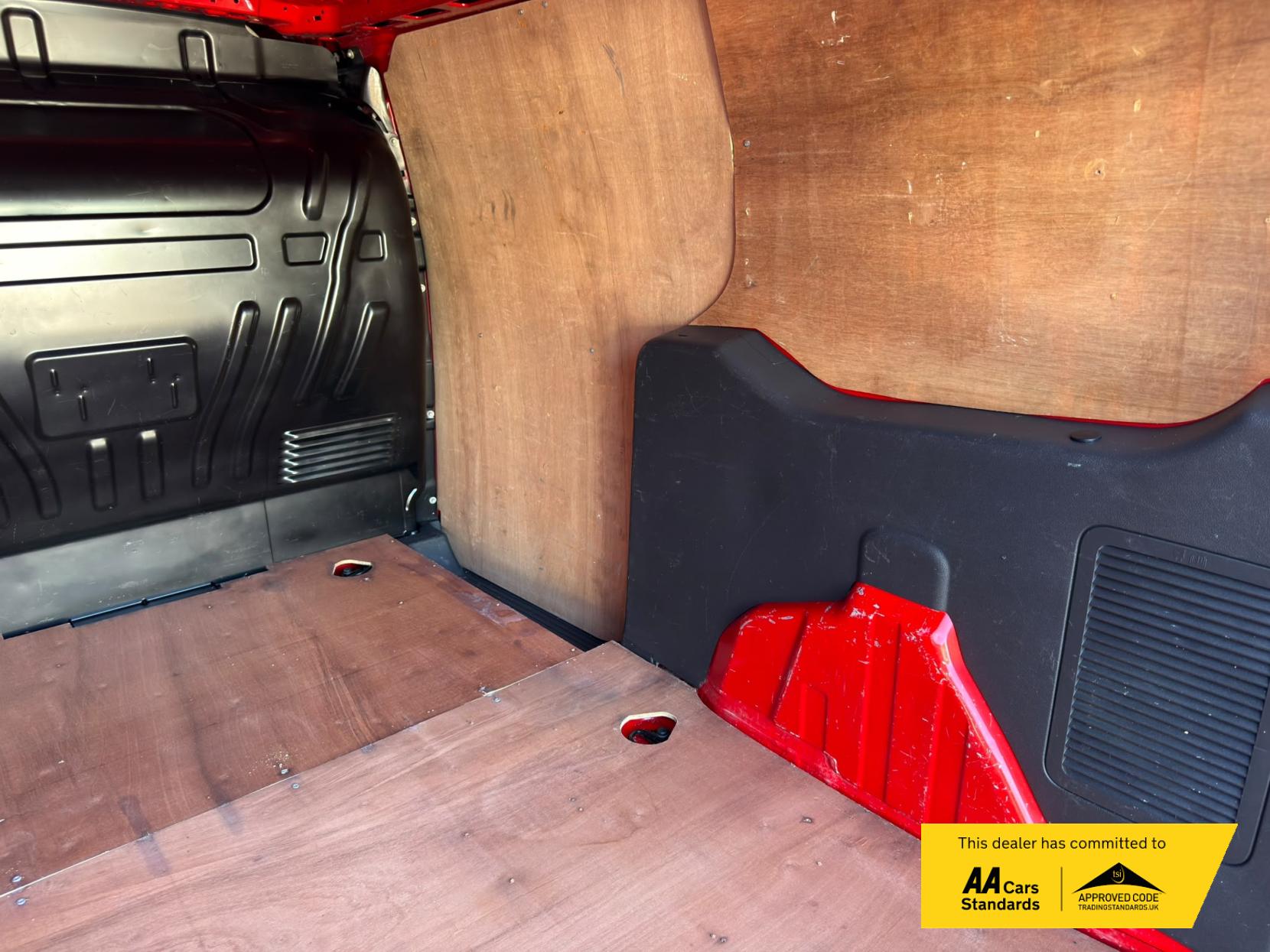 2017 Ford Transit Connect 1.5 TDCi 240 Panel Van 5dr Diesel Manual L2 H1 (124 g/km, 99 bhp) - Thumbnail 20