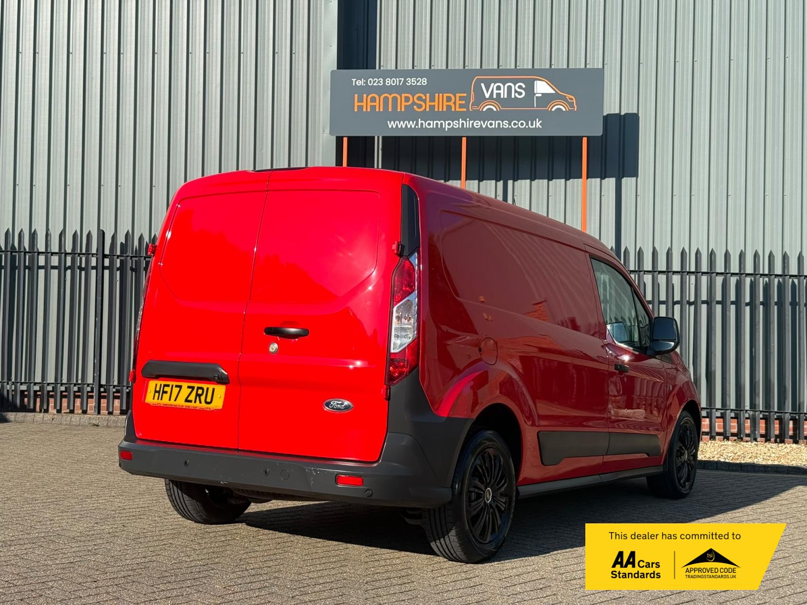 2017 Ford Transit Connect 1.5 TDCi 240 Panel Van 5dr Diesel Manual L2 H1 (124 g/km, 99 bhp) - Thumbnail 3