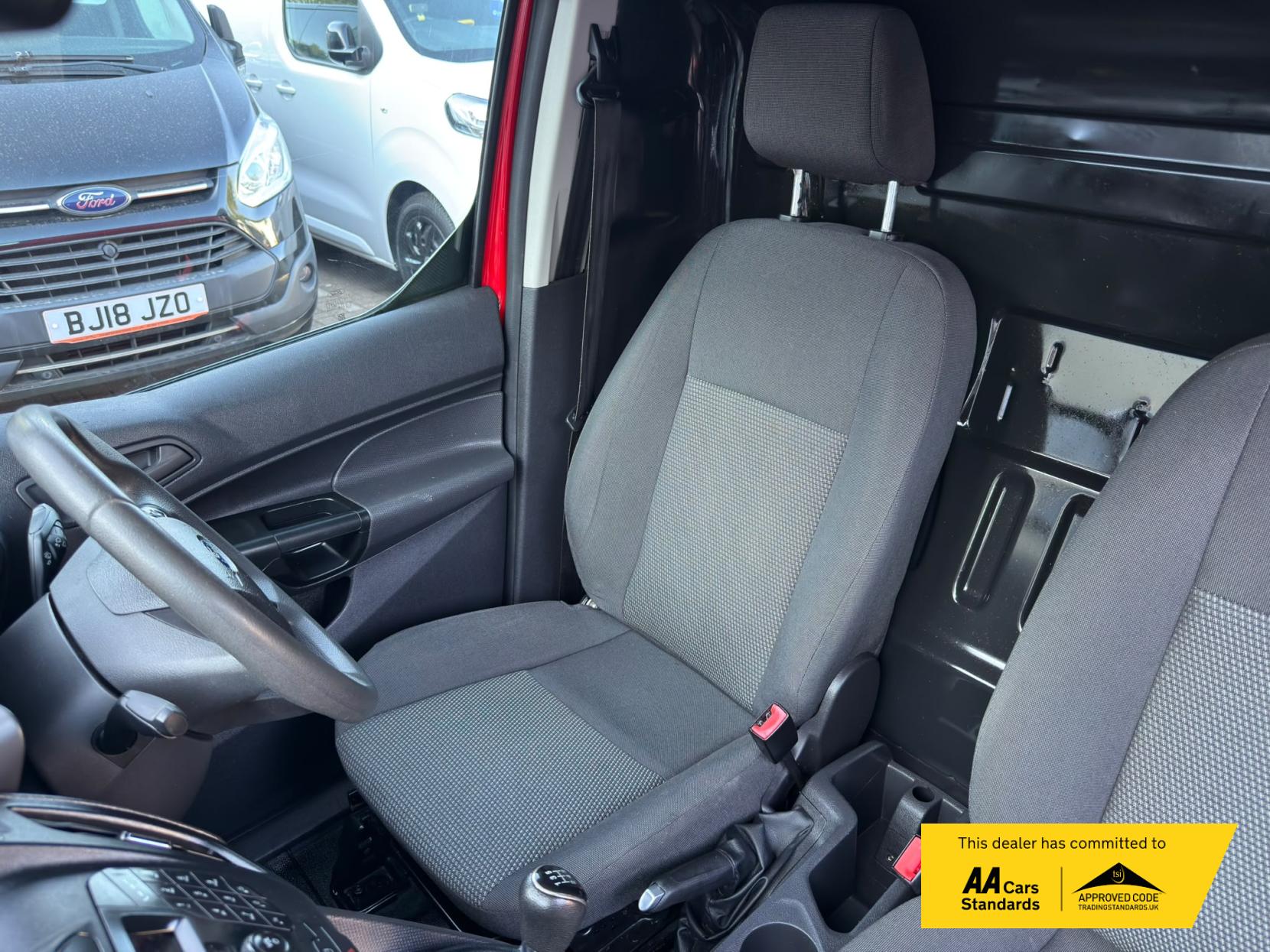 2017 Ford Transit Connect 1.5 TDCi 240 Panel Van 5dr Diesel Manual L2 H1 (124 g/km, 99 bhp) - Thumbnail 8