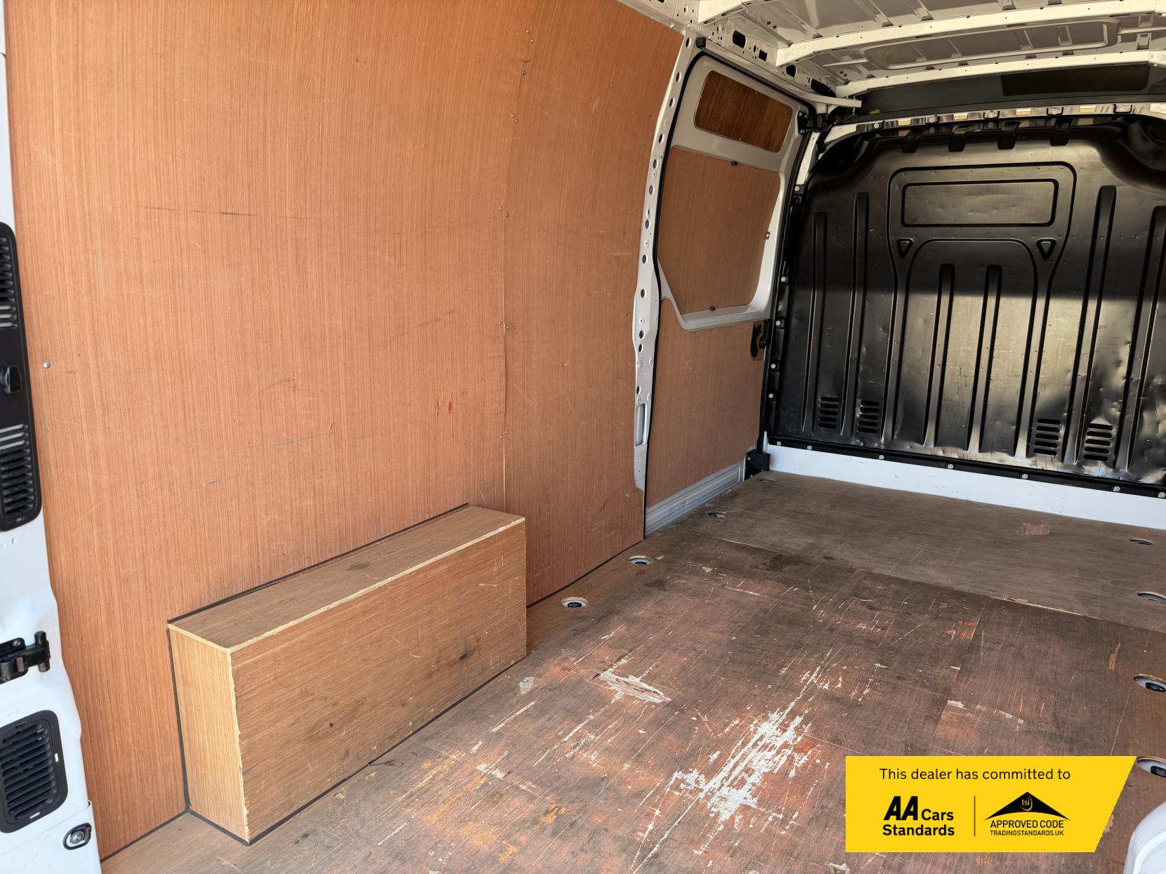 2022 Renault Master 2.3 dCi 35 Business+ Panel Van 4dr Diesel Manual FWD LWB Medium Roof Euro 6 (135 ps) - Thumbnail 19