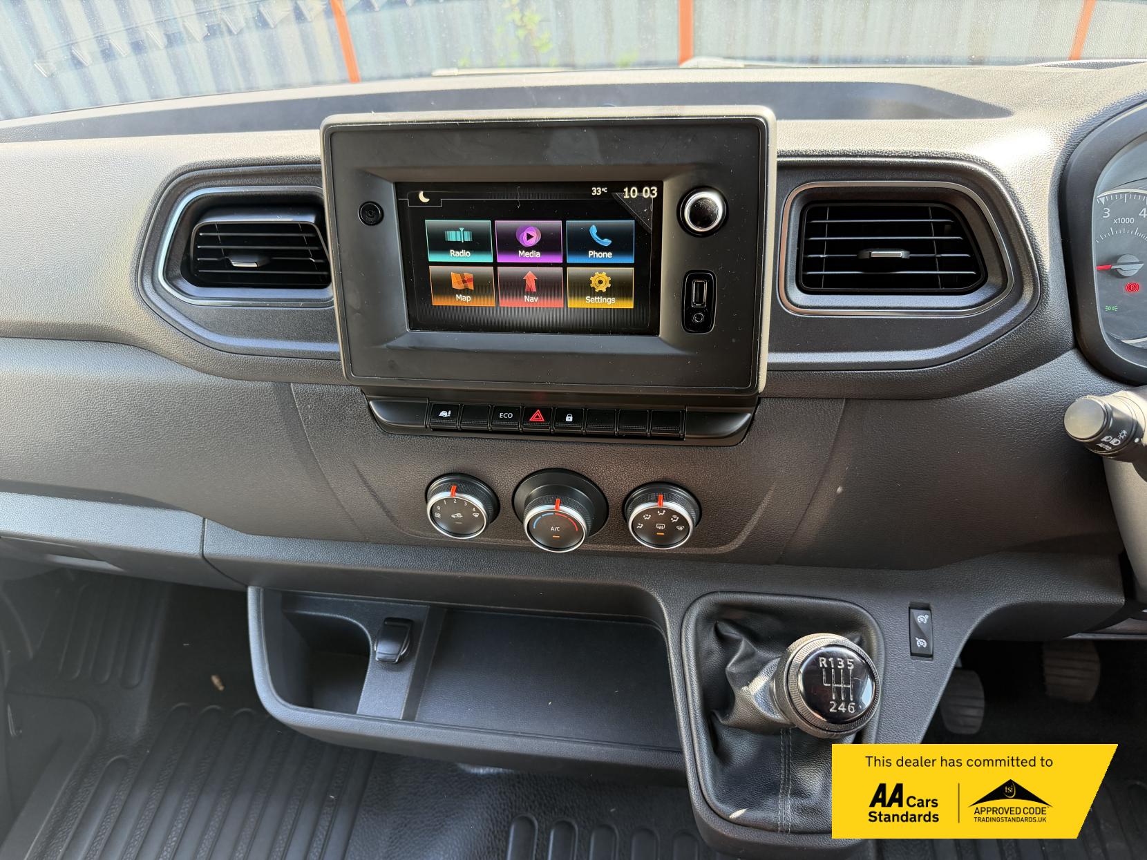2022 Renault Master 2.3 dCi 35 Business+ Panel Van 4dr Diesel Manual FWD LWB Medium Roof Euro 6 (135 ps) - Thumbnail 28