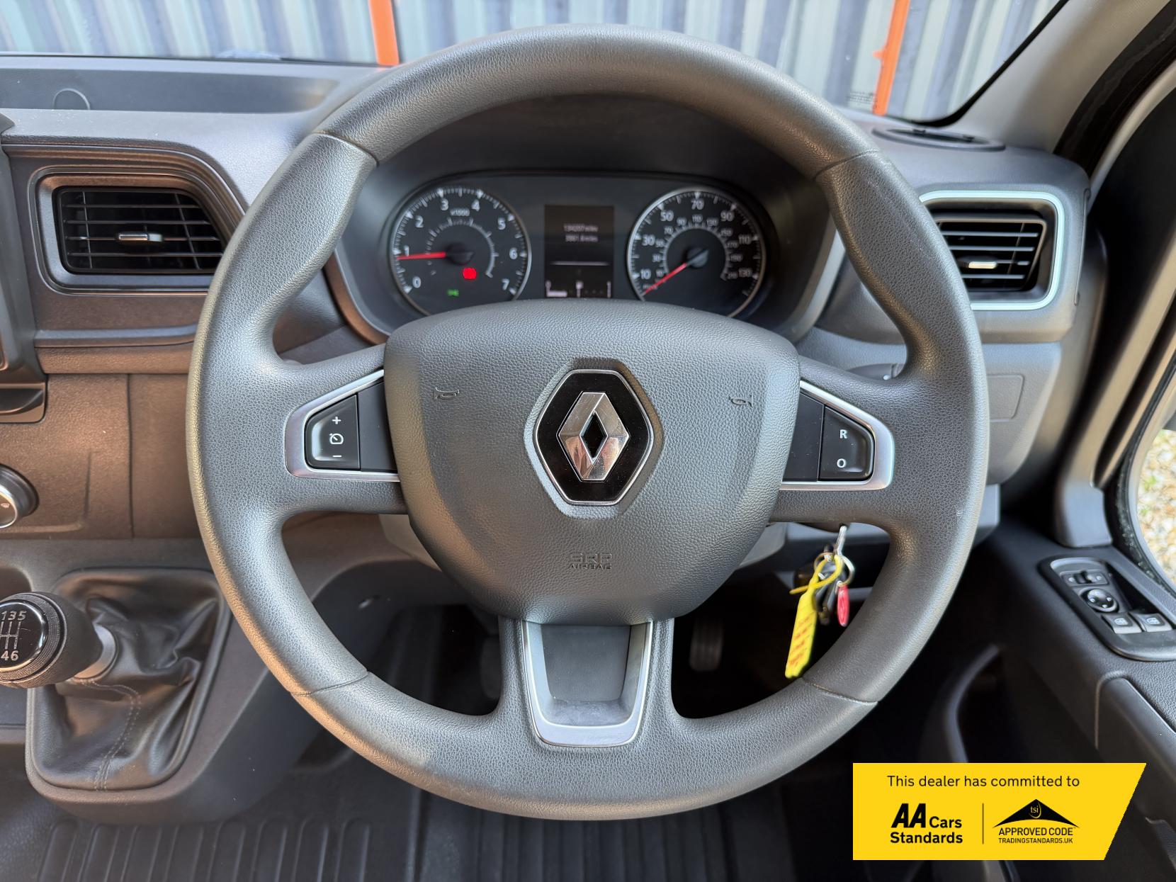 2022 Renault Master 2.3 dCi 35 Business+ Panel Van 4dr Diesel Manual FWD LWB Medium Roof Euro 6 (135 ps) - Thumbnail 38