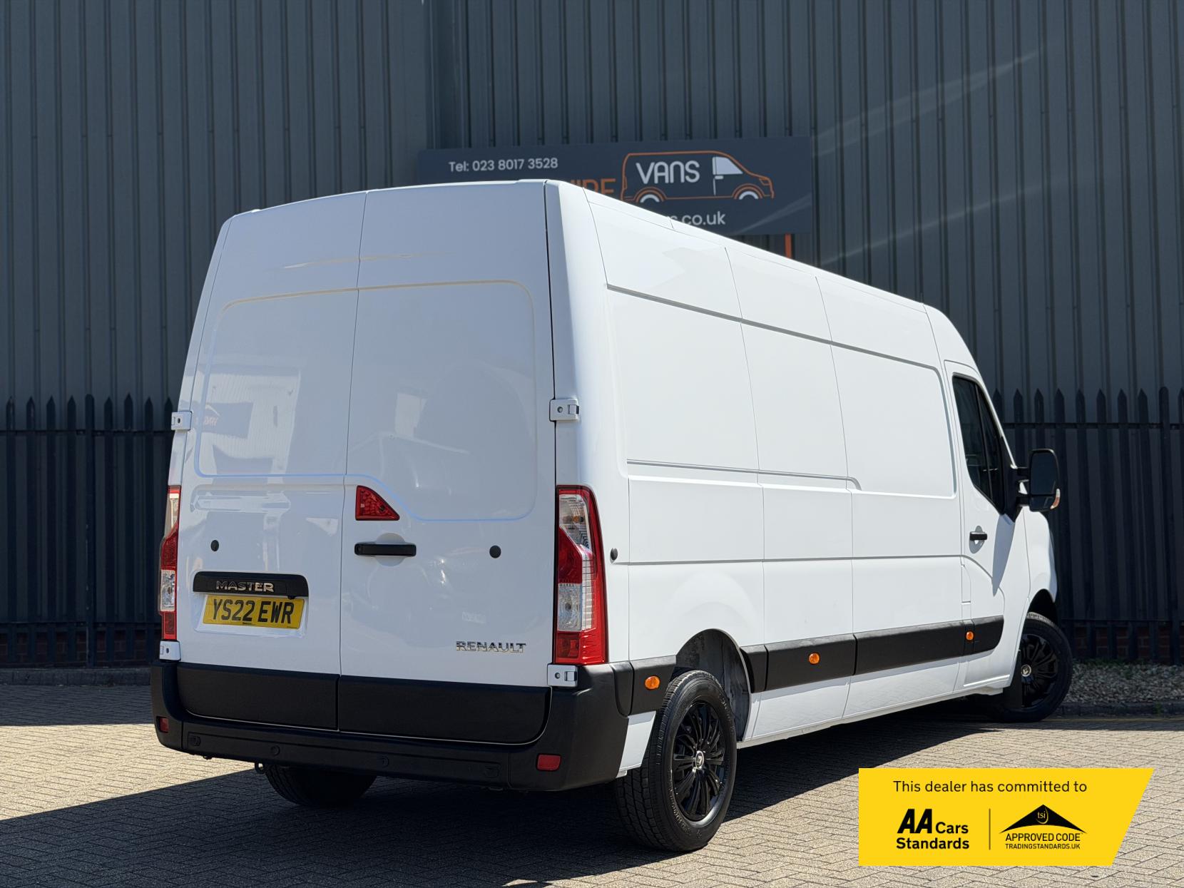 2022 Renault Master 2.3 dCi 35 Business+ Panel Van 4dr Diesel Manual FWD LWB Medium Roof Euro 6 (135 ps) - Thumbnail 3