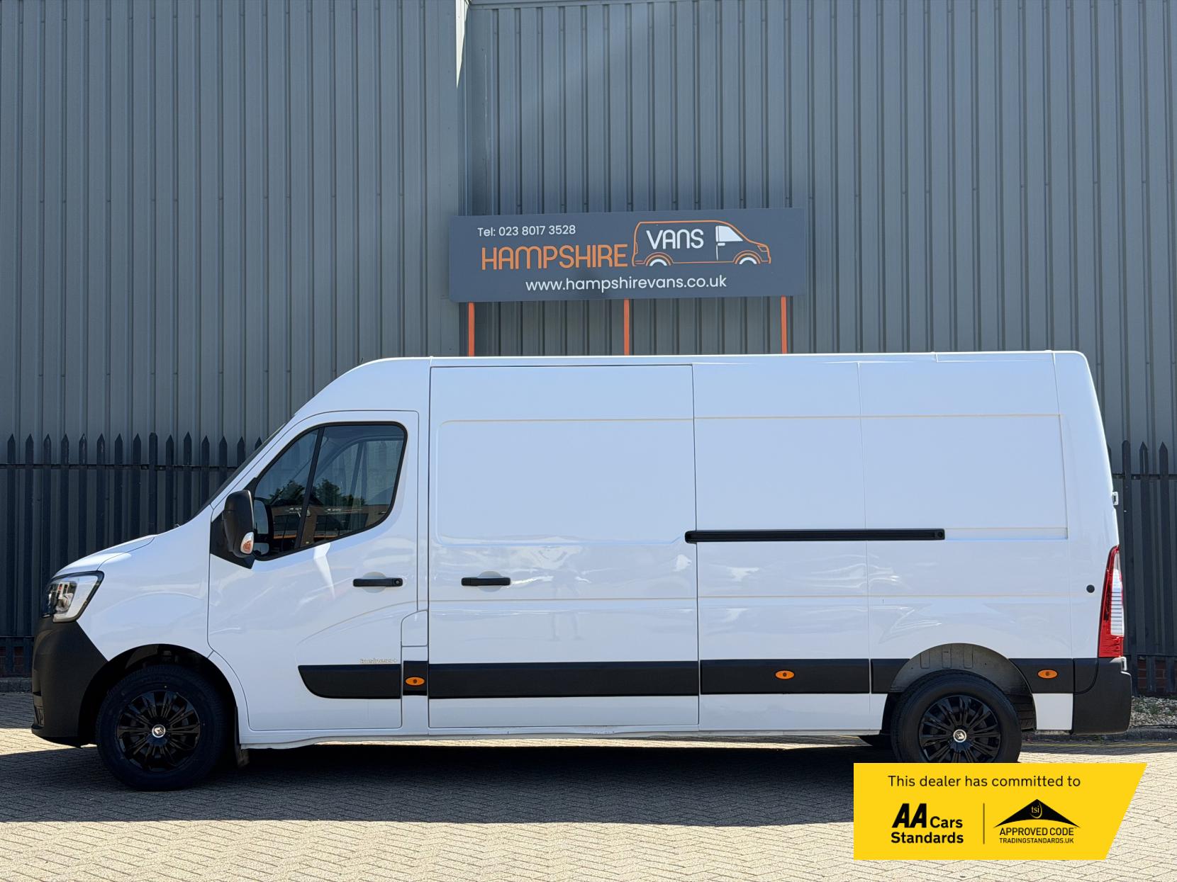 2022 Renault Master 2.3 dCi 35 Business+ Panel Van 4dr Diesel Manual FWD LWB Medium Roof Euro 6 (135 ps) - Thumbnail 6