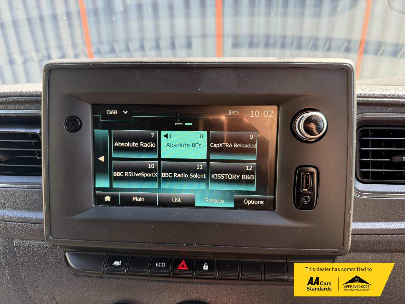 2022 Renault Master 2.3 dCi 35 Business+ Panel Van 4dr Diesel Manual FWD LWB Medium Roof Euro 6 (135 ps) - Thumbnail 10