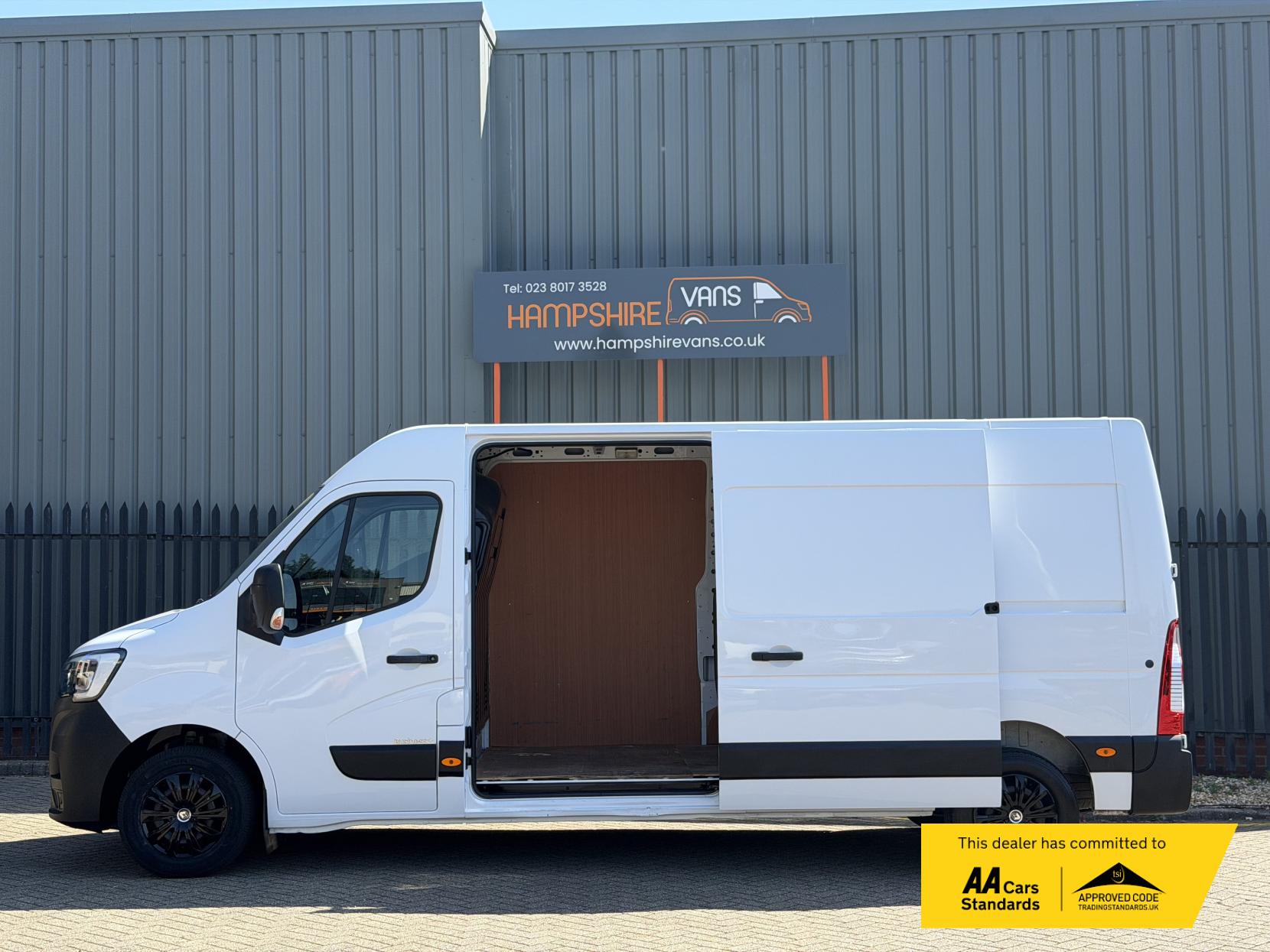 2022 Renault Master 2.3 dCi 35 Business+ Panel Van 4dr Diesel Manual FWD LWB Medium Roof Euro 6 (135 ps) - Thumbnail 7