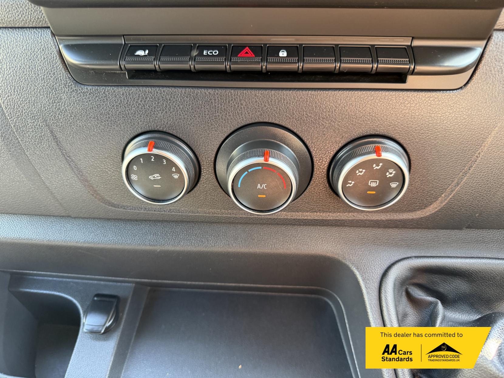 2022 Renault Master 2.3 dCi 35 Business+ Panel Van 4dr Diesel Manual FWD LWB Medium Roof Euro 6 (135 ps) - Thumbnail 31