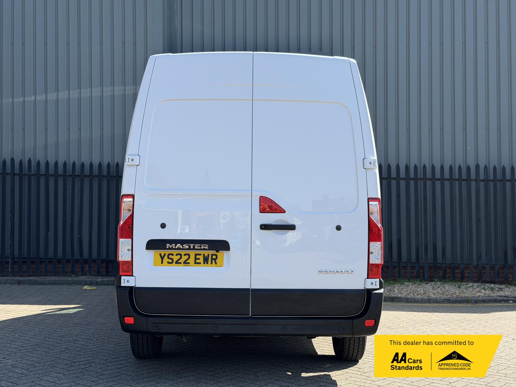 2022 Renault Master 2.3 dCi 35 Business+ Panel Van 4dr Diesel Manual FWD LWB Medium Roof Euro 6 (135 ps) - Thumbnail 16