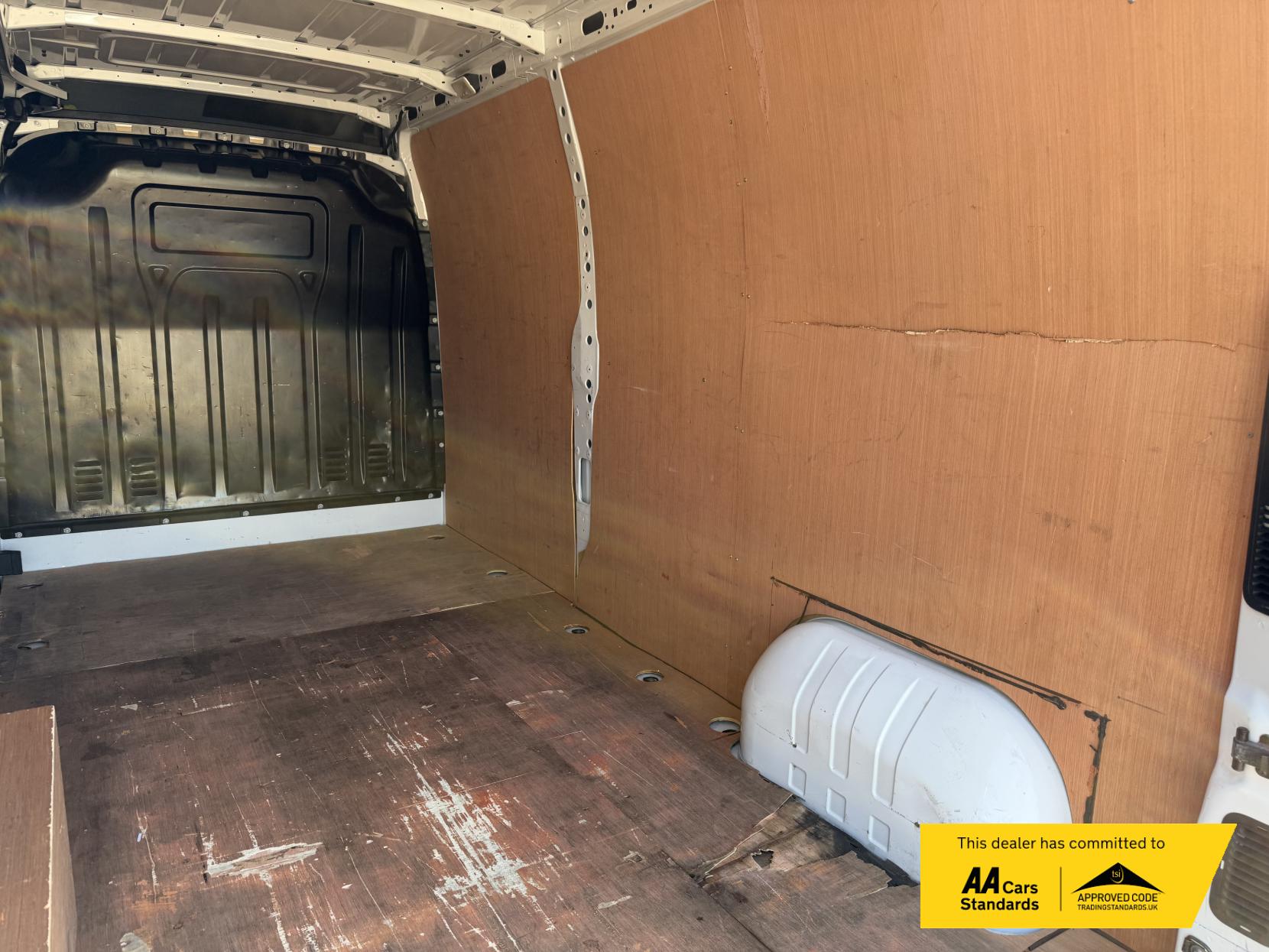 2022 Renault Master 2.3 dCi 35 Business+ Panel Van 4dr Diesel Manual FWD LWB Medium Roof Euro 6 (135 ps) - Thumbnail 21