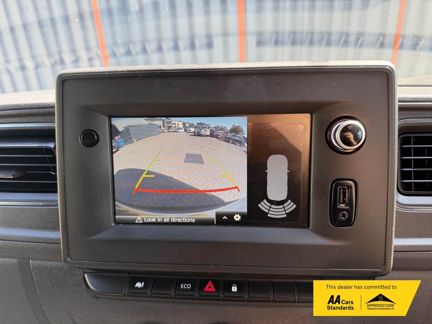 2022 Renault Master 2.3 dCi 35 Business+ Panel Van 4dr Diesel Manual FWD LWB Medium Roof Euro 6 (135 ps) - Thumbnail 8