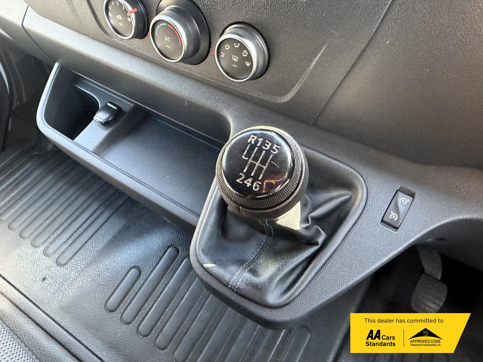 2022 Renault Master 2.3 dCi 35 Business+ Panel Van 4dr Diesel Manual FWD LWB Medium Roof Euro 6 (135 ps) - Thumbnail 33