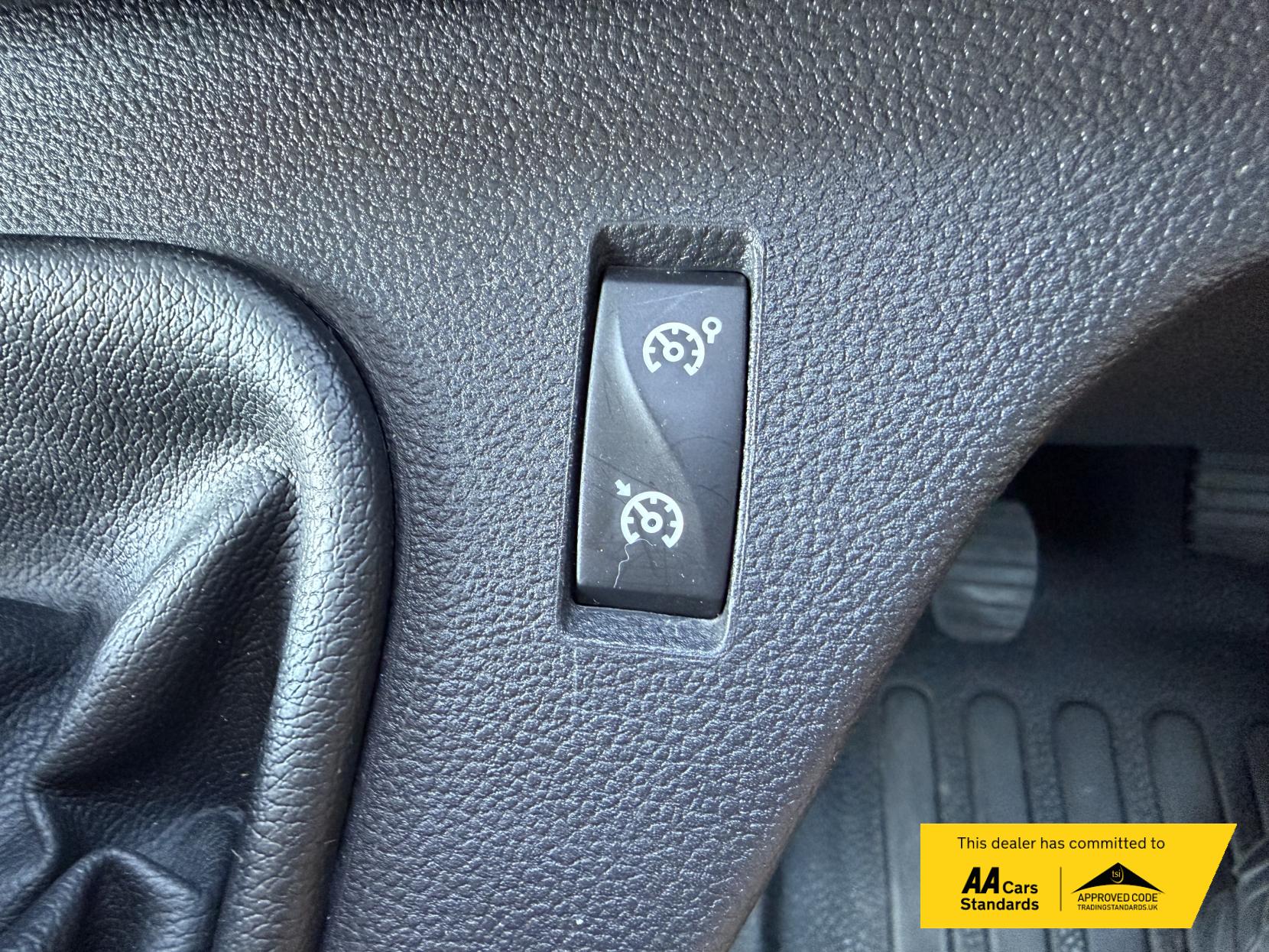 2022 Renault Master 2.3 dCi 35 Business+ Panel Van 4dr Diesel Manual FWD LWB Medium Roof Euro 6 (135 ps) - Thumbnail 32