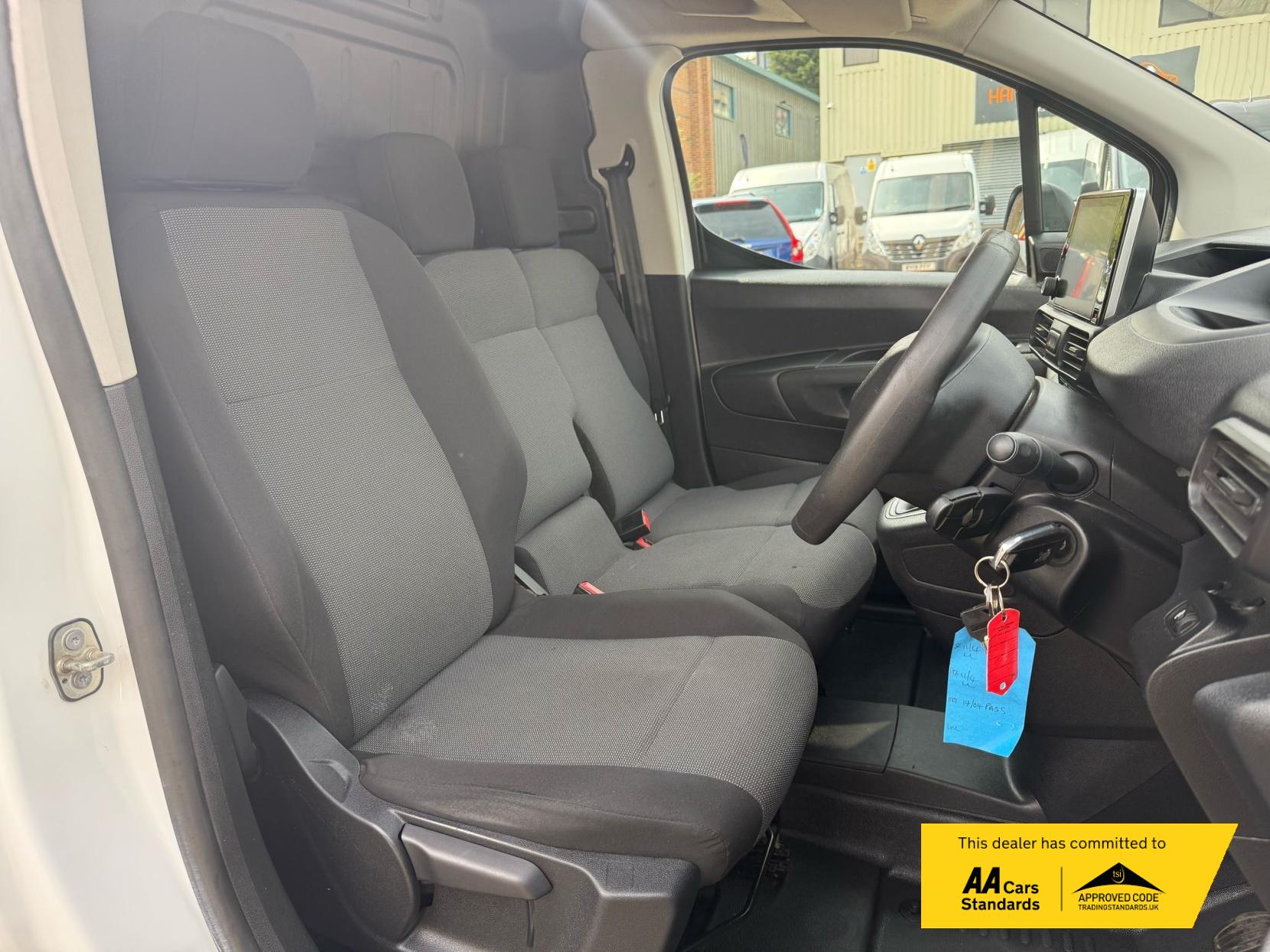 Peugeot Partner 1.5 BlueHDi 1000 Professional Standard Panel Van 5dr Diesel Manual SWB Euro 6 (100 bhp)